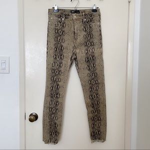 Zara raw hem snake print jeans size 8